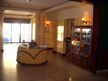 Metropole Hotel Аура Экстерьер фото